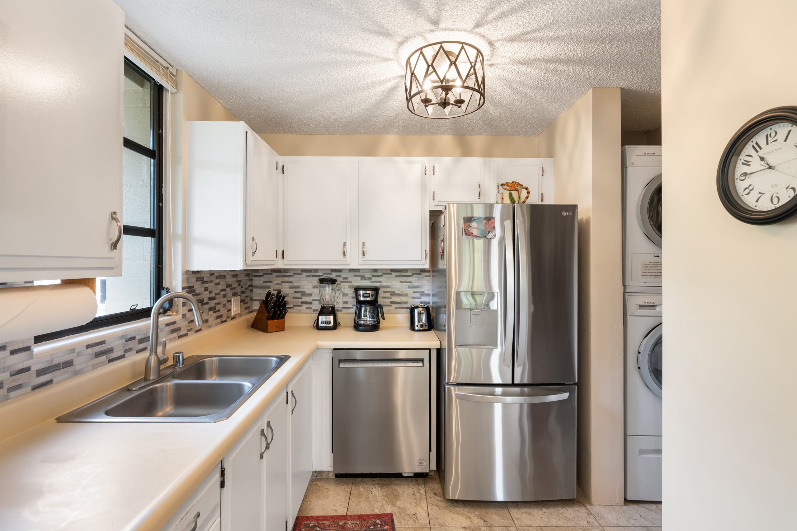 Condo in Kailua-Kona · ★5.0 · 2 bedrooms · 3 beds · 2 private baths - Image 12