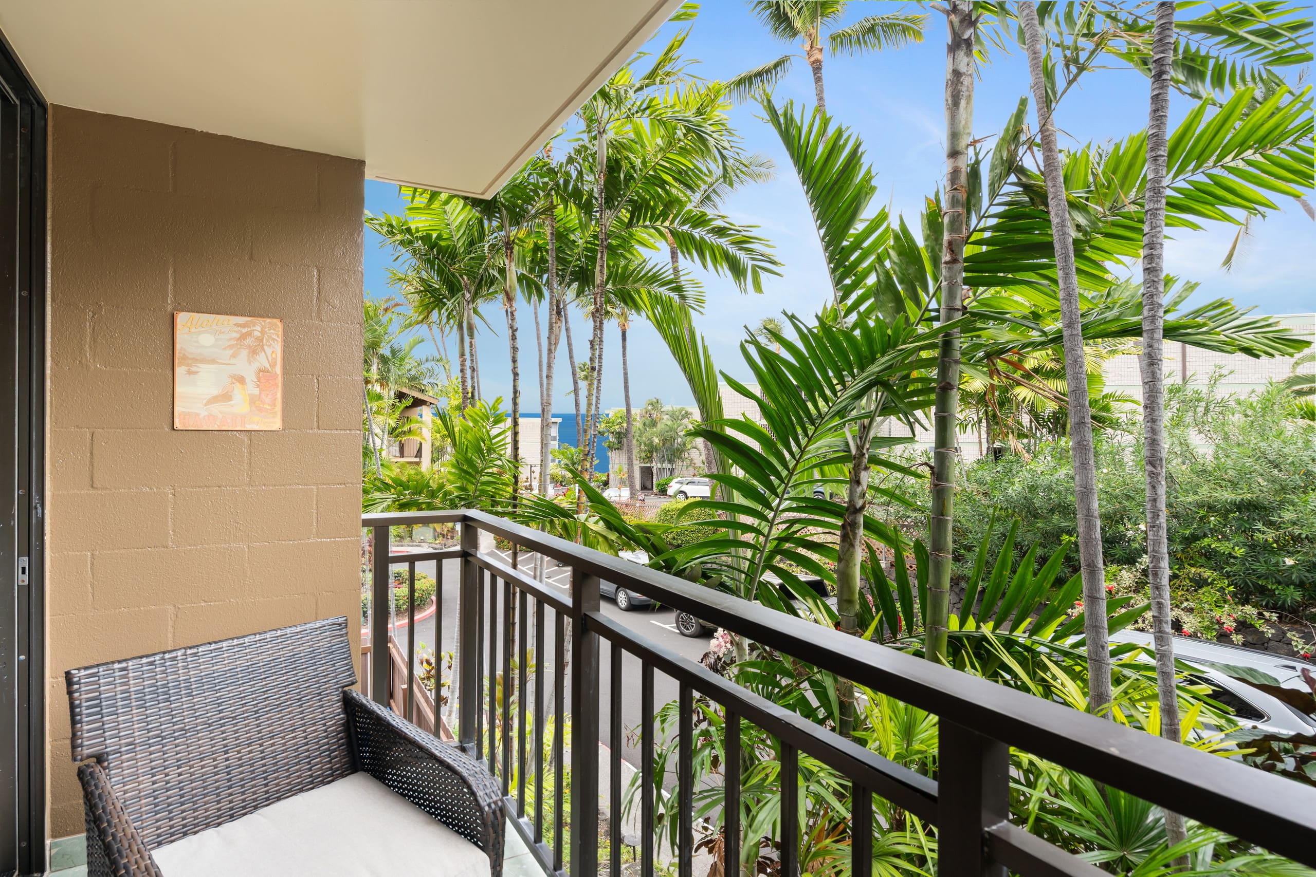 Condo in Kailua-Kona · ★5.0 · 2 bedrooms · 3 beds · 2 private baths - Image 39
