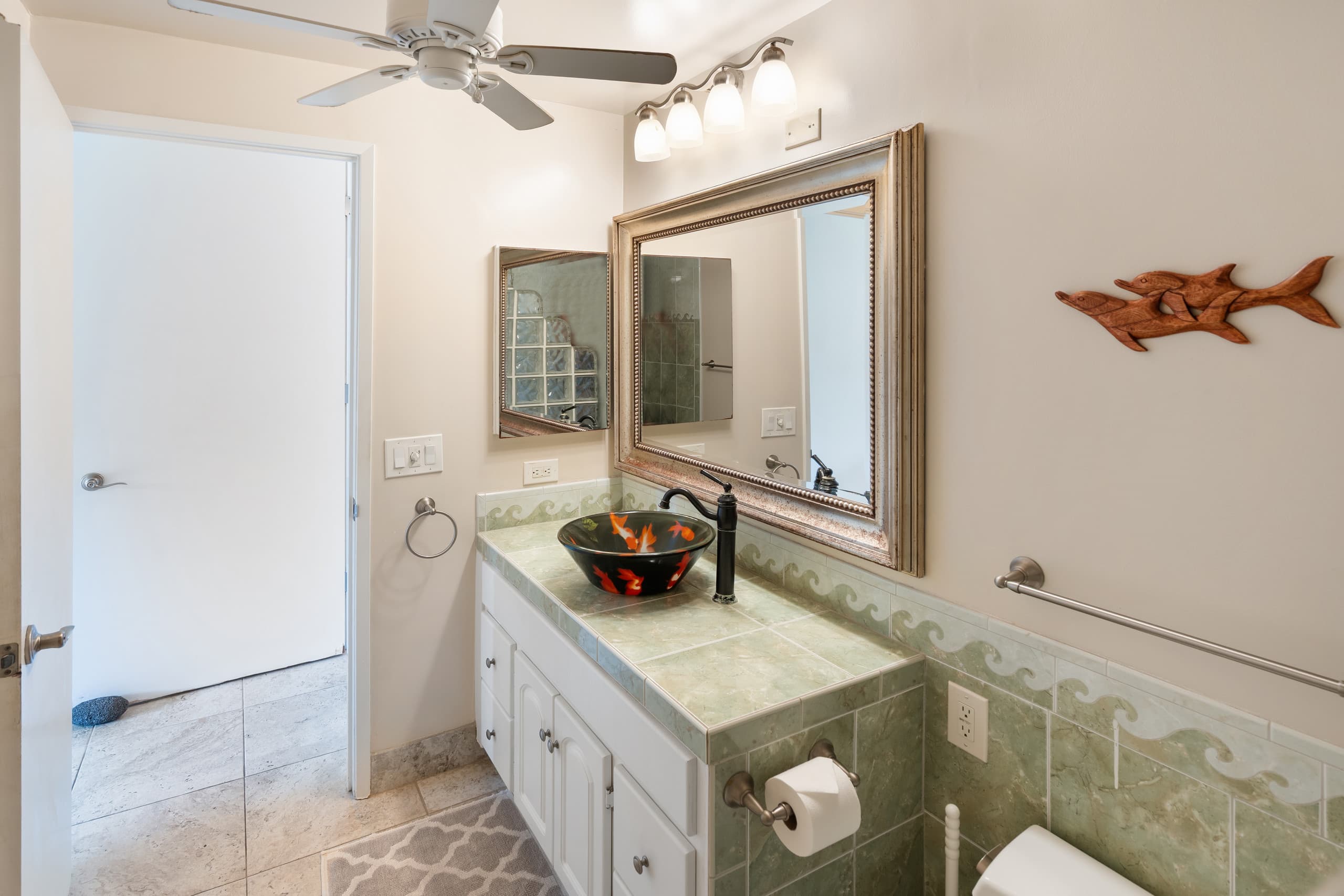 Condo in Kailua-Kona · ★5.0 · 2 bedrooms · 3 beds · 2 private baths - Image 21