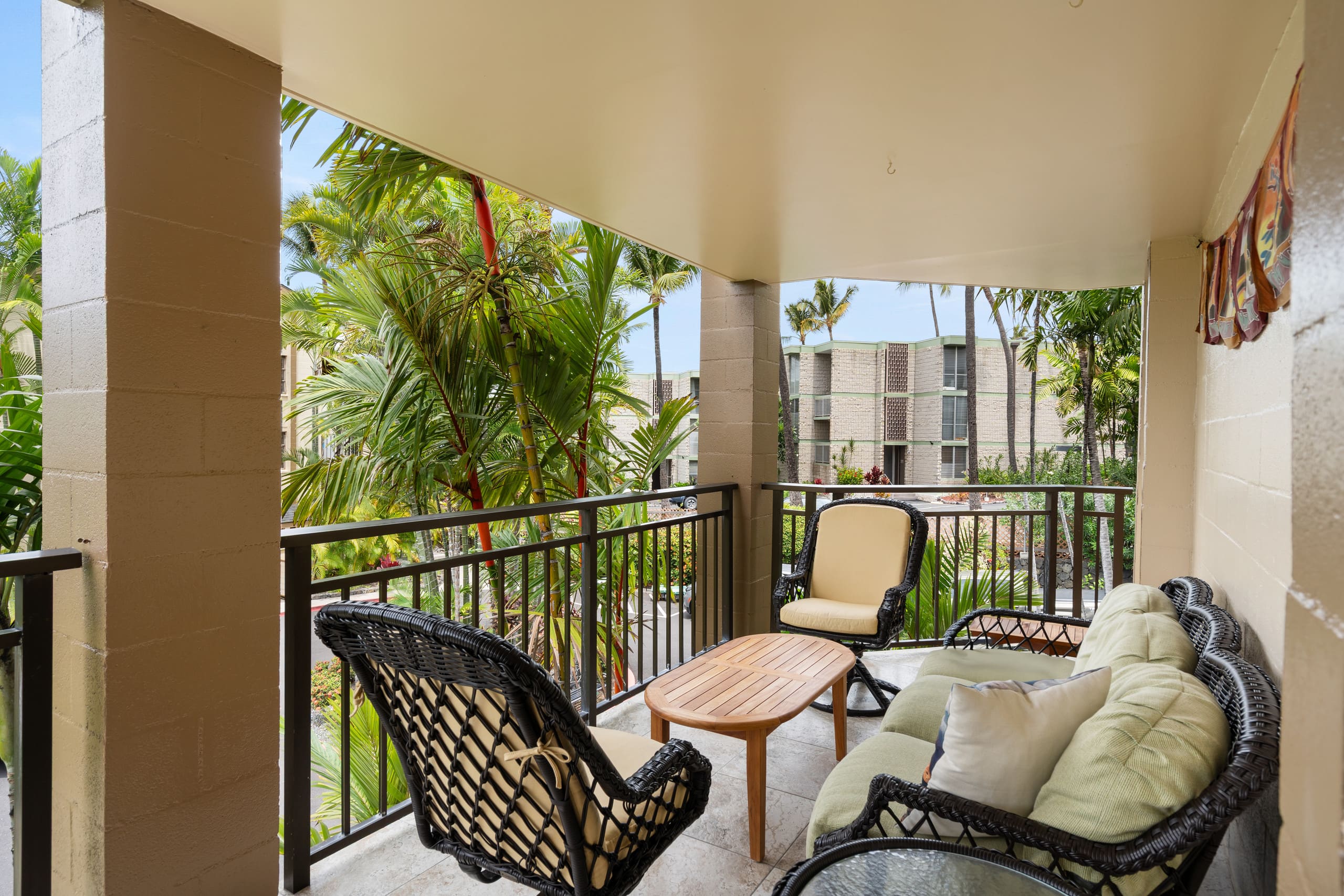 Condo in Kailua-Kona · ★5.0 · 2 bedrooms · 3 beds · 2 private baths - Image 33