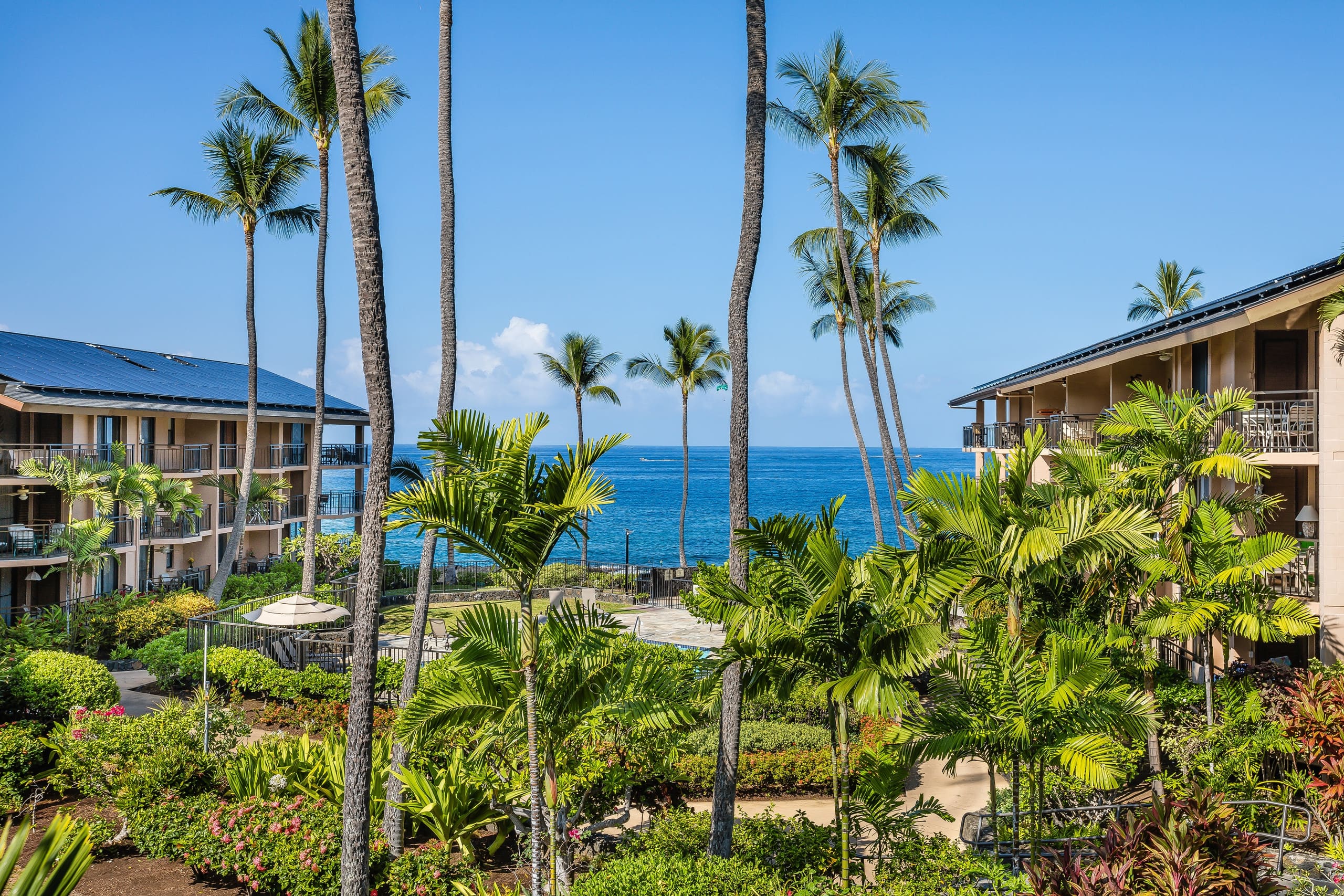 Condo in Kailua-Kona · ★5.0 · 2 bedrooms · 3 beds · 2 private baths - Image 1