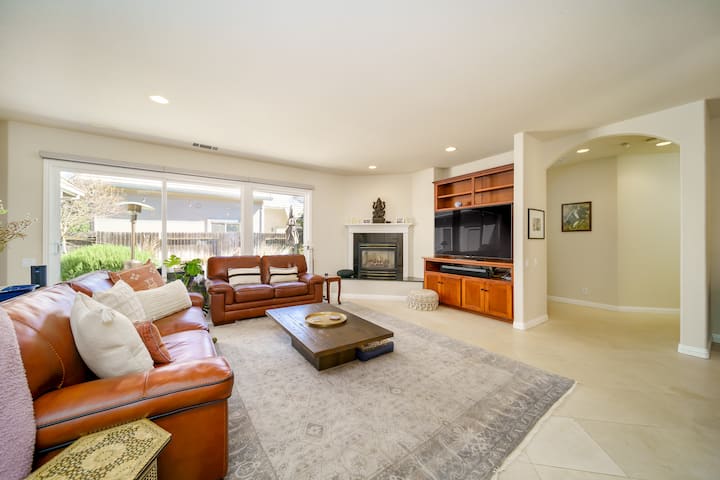 Charming 3 Bedroom, 1 Block From Ucd - Davis, CA