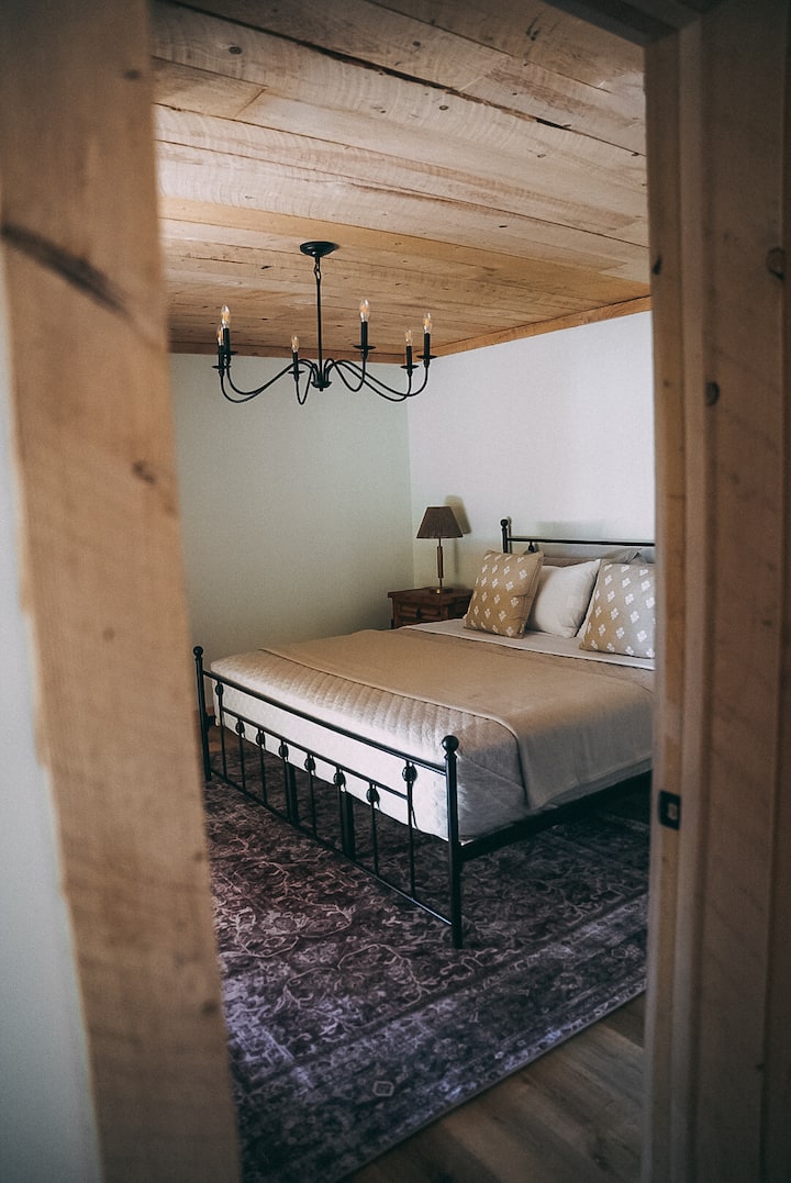 Chambre avec lit King Size en bas (Chambre 4)