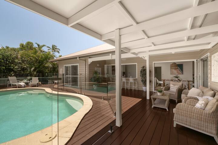Elegant Queenslander Home with Tropical Pool Area gallery image 3