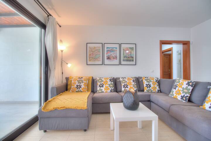 3-bed Villa, Modern Outdoor Space And Heated Pool - Playa Blanca