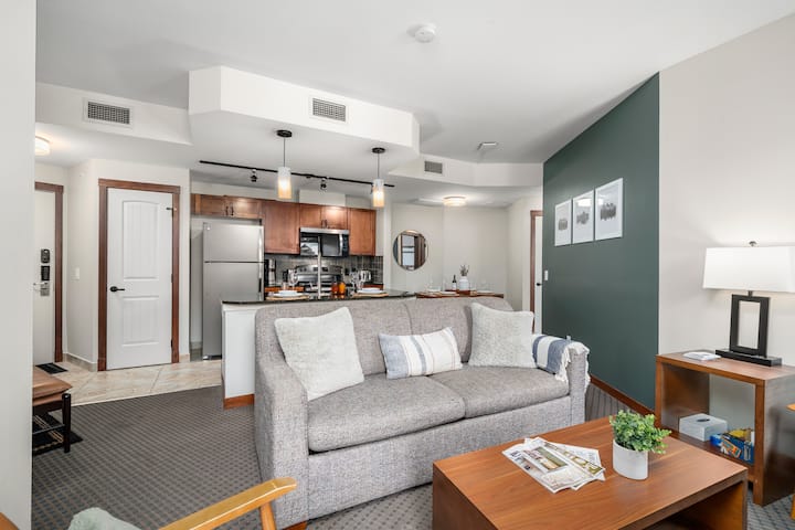 Top Floor Mountain View | Hottubs | Minutes->banff - Alberta