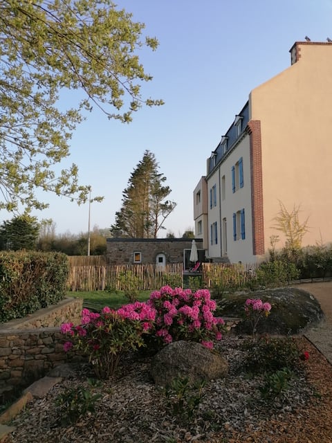 Super-equipped 4* house 300 m from beaches on GR34