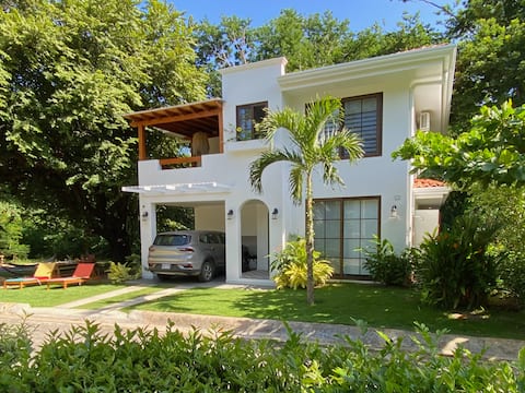 Casa Blonies - perfect vacation home for 8 people