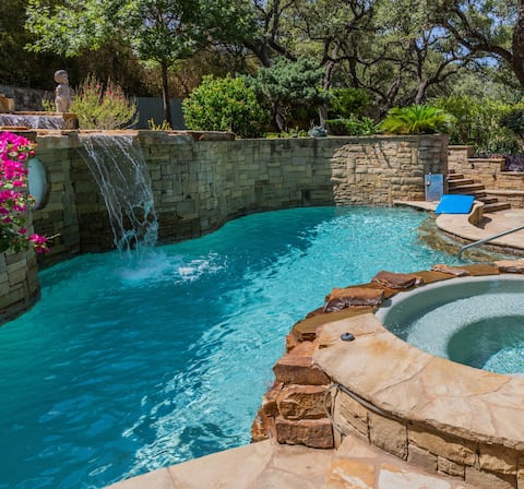 Resort-Like! Upscale+Gated 1Story KingBeds GameRm