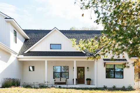 NEW! Coastal Cottage - Blocks from Beach