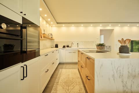 Forest Retreat - Luxurious home with private Sauna