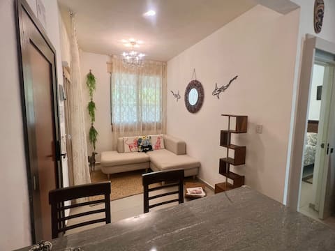 Popular Airbnb listing: Cozy retreat steps from Del Niño Beach in Supermanzana 86