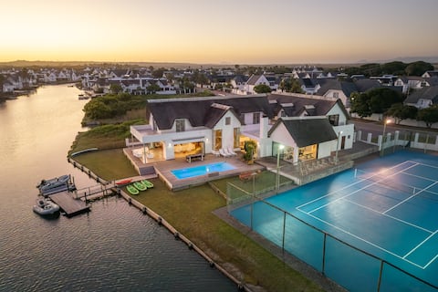 39 Canal Rd waterfront villa - pool & tennis court
