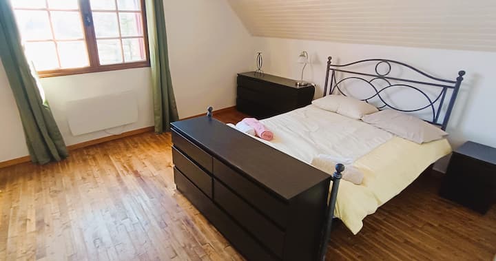 Le Moulin : Upstairs master bedroom with a large double bed.