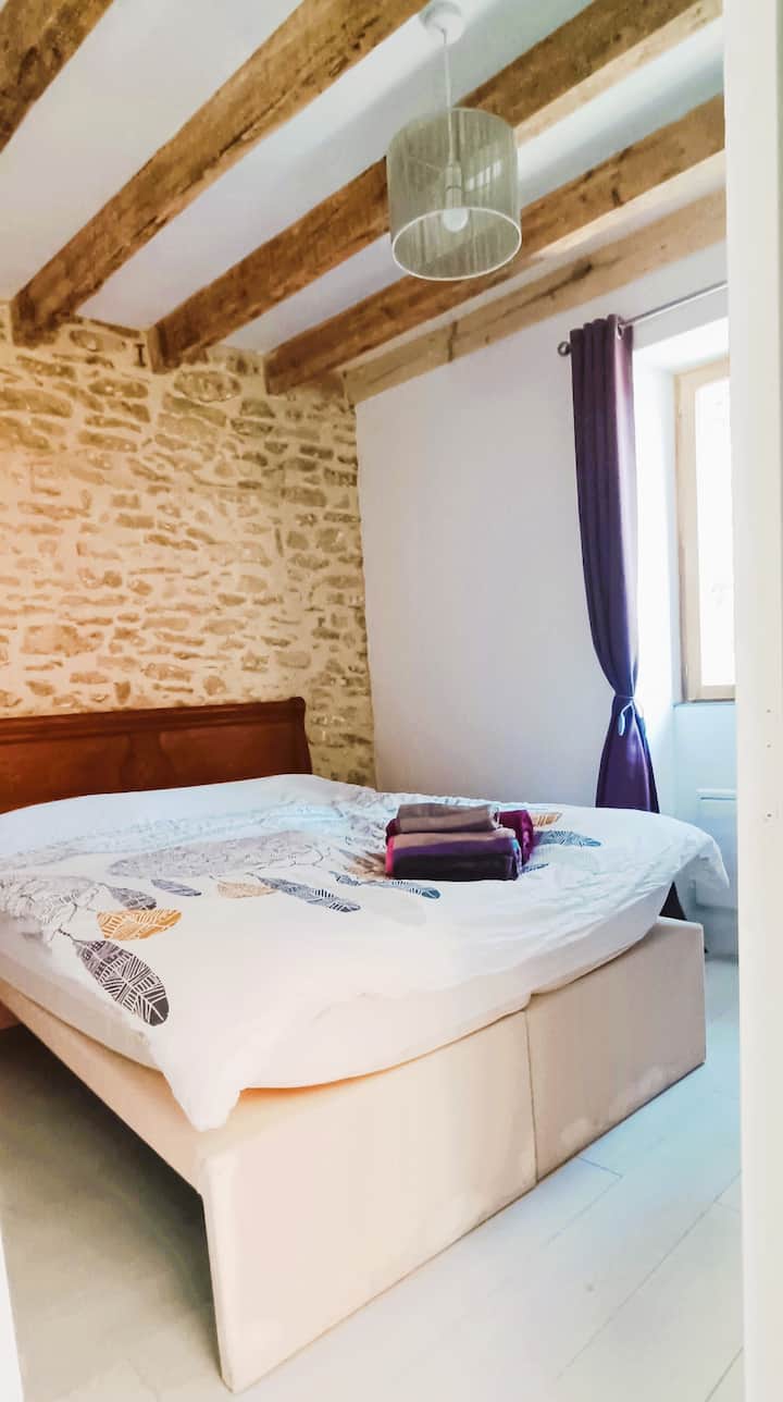 Le Carminic: the cozy stone room for two people