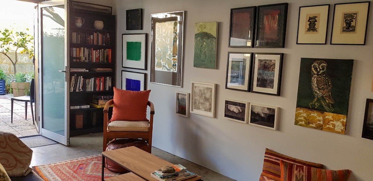 Popular Airbnb listing: The Cube. Unique art studio in a garden setting. in Fremantle