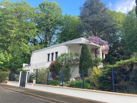 Charming quiet apartment in the center of Olivet