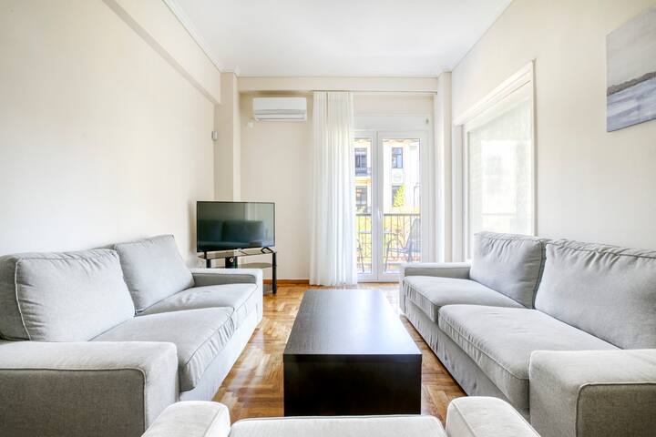 Nemesis – Elegant apartment in Athens gallery image 2
