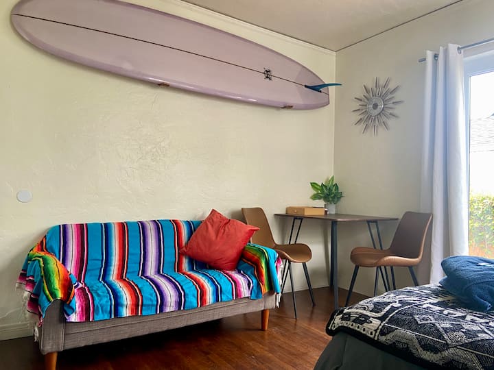 Cute Surf Bungalow 5 Blocks To The Beach W/ Bikes! - San Diego, CA