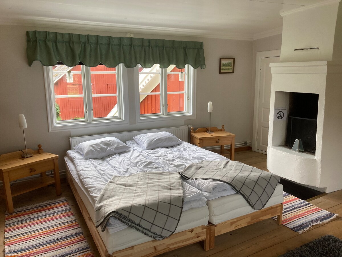 This bedroom is in the middle of the house upstairs and those who are going to bedrooms 2 and 3 need to pass through it.
The fireplace is beautiful but you are not allowed to burn in it. However, you can set a candle for a cozy feeling.