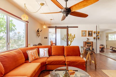 Successful Airbnb property: Vintage Desert BunnyDen |Tiny House| Stars and Spa in High Desert