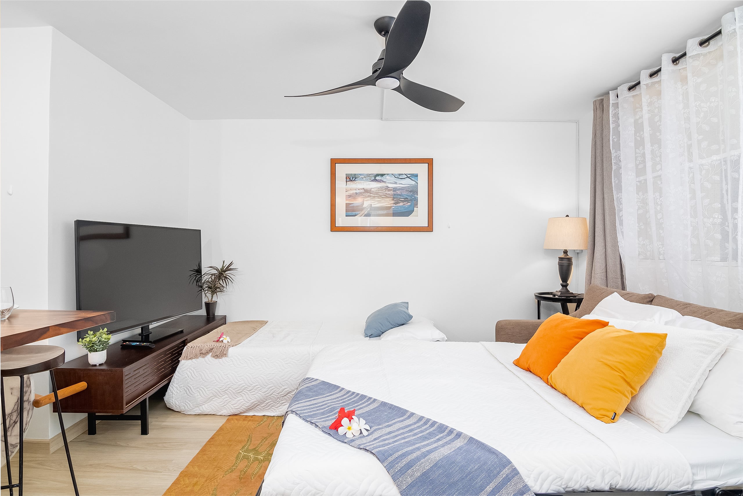Condo in Honolulu · ★4.65 · 2 bedrooms · 4 beds · 2 shared baths - Image 12