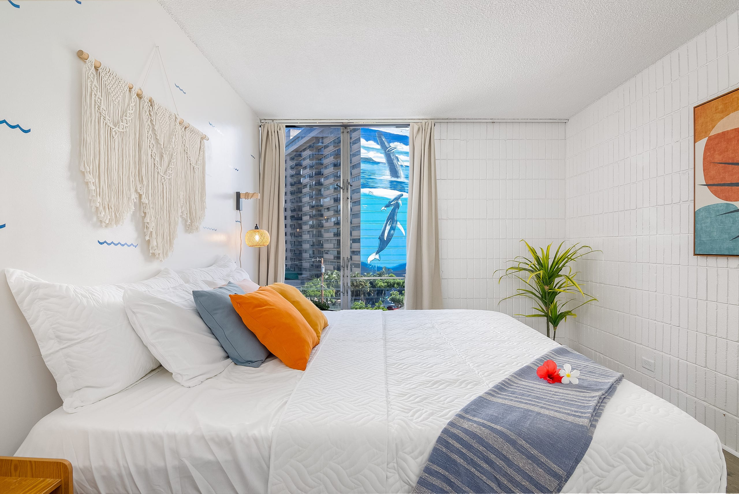 Condo in Honolulu · ★4.65 · 2 bedrooms · 4 beds · 2 shared baths - Image 94
