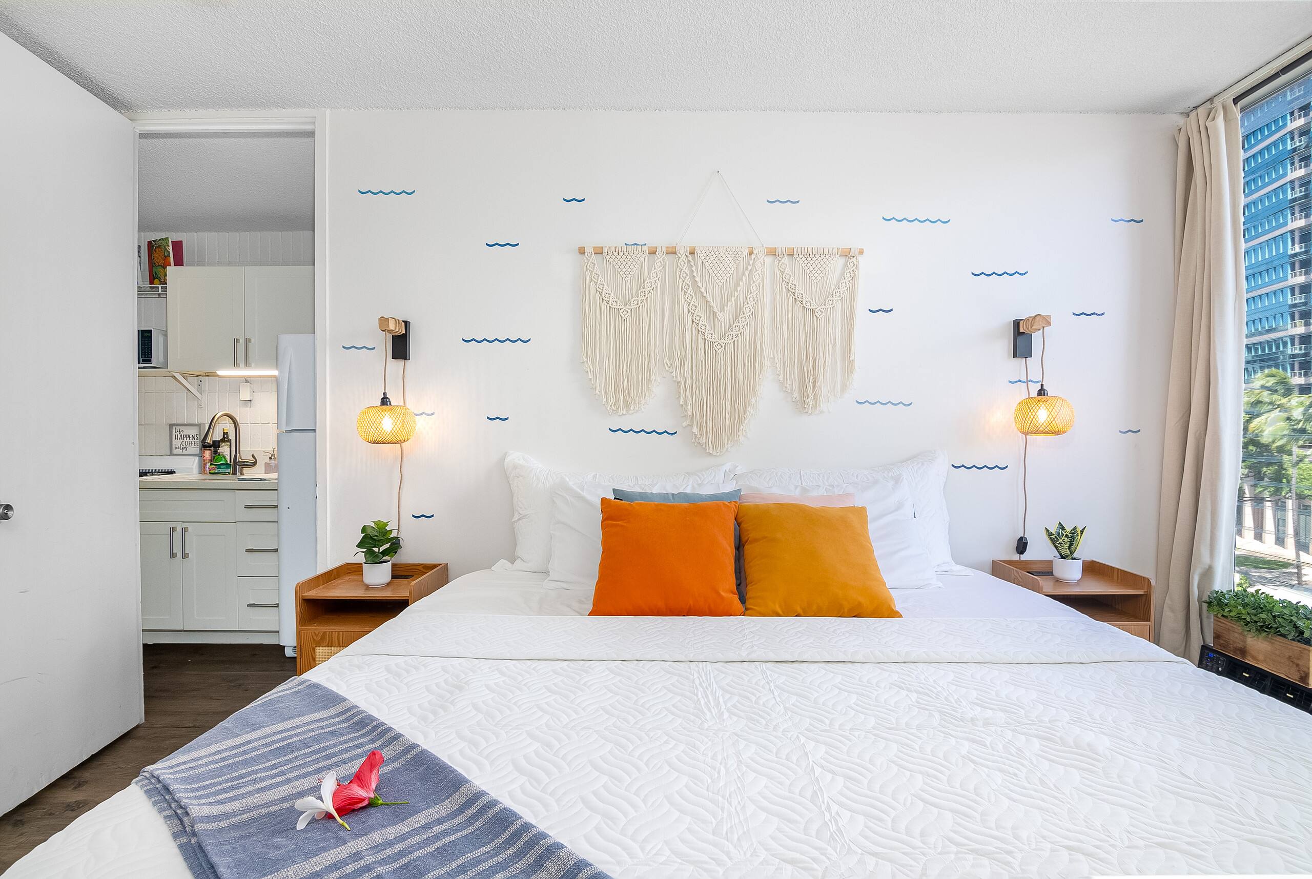 Condo in Honolulu · ★4.65 · 2 bedrooms · 4 beds · 2 shared baths - Image 92