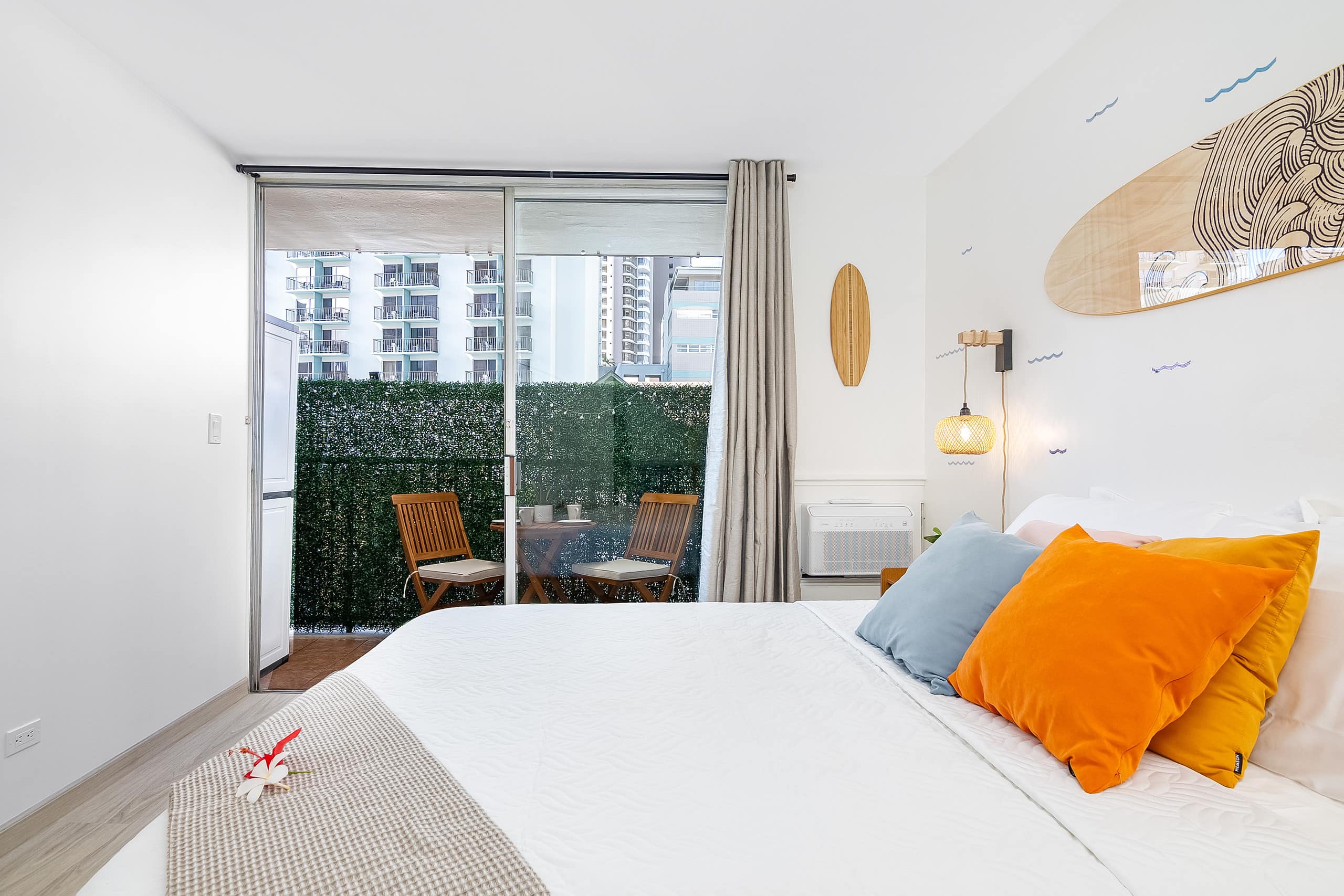 Condo in Honolulu · ★4.65 · 2 bedrooms · 4 beds · 2 shared baths - Image 14