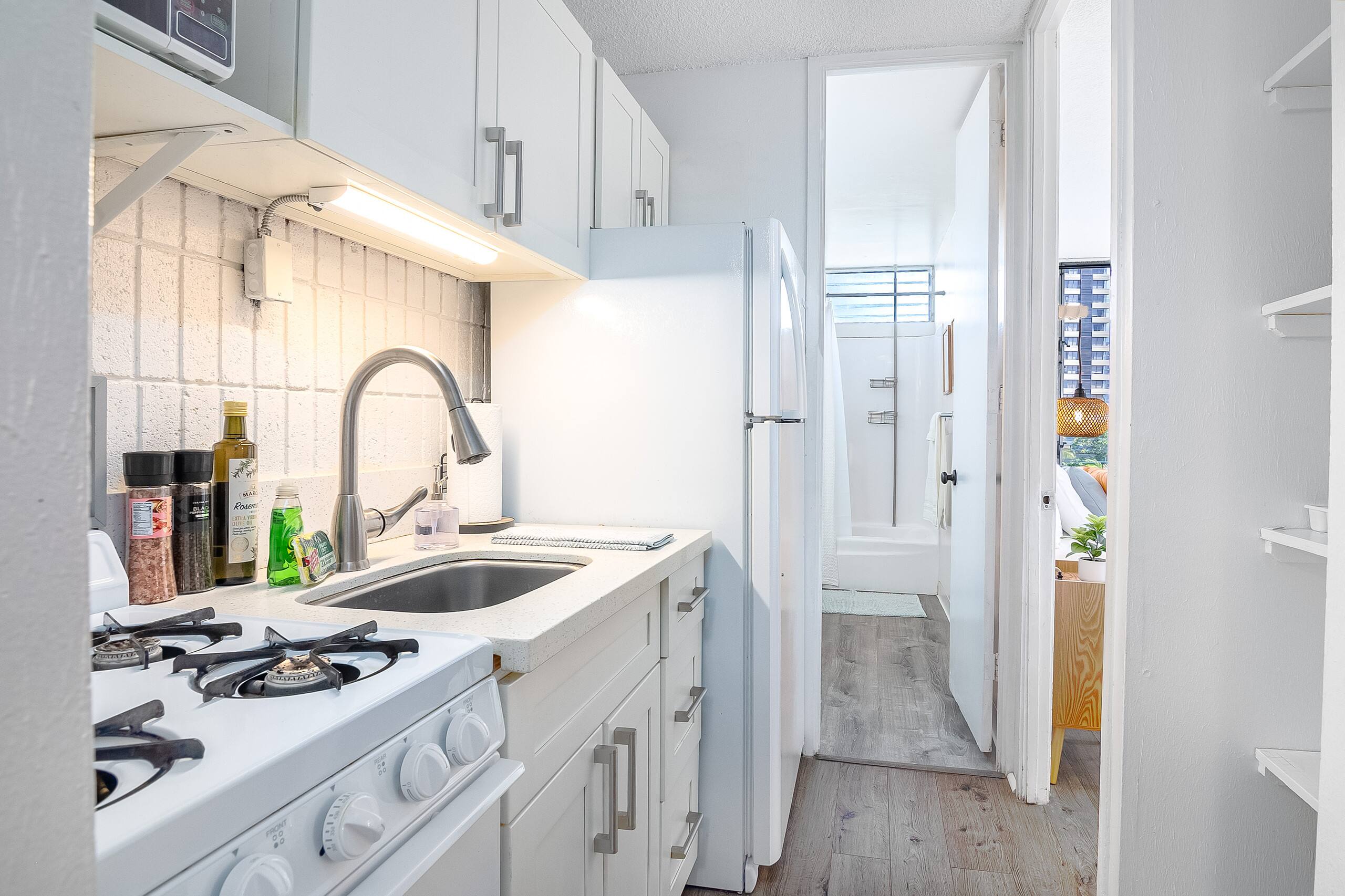 Condo in Honolulu · ★4.65 · 2 bedrooms · 4 beds · 2 shared baths - Image 100