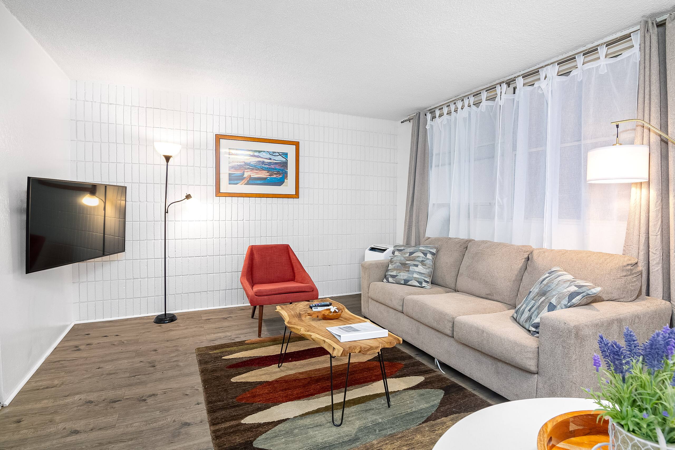 Condo in Honolulu · ★4.65 · 2 bedrooms · 4 beds · 2 shared baths - Image 112