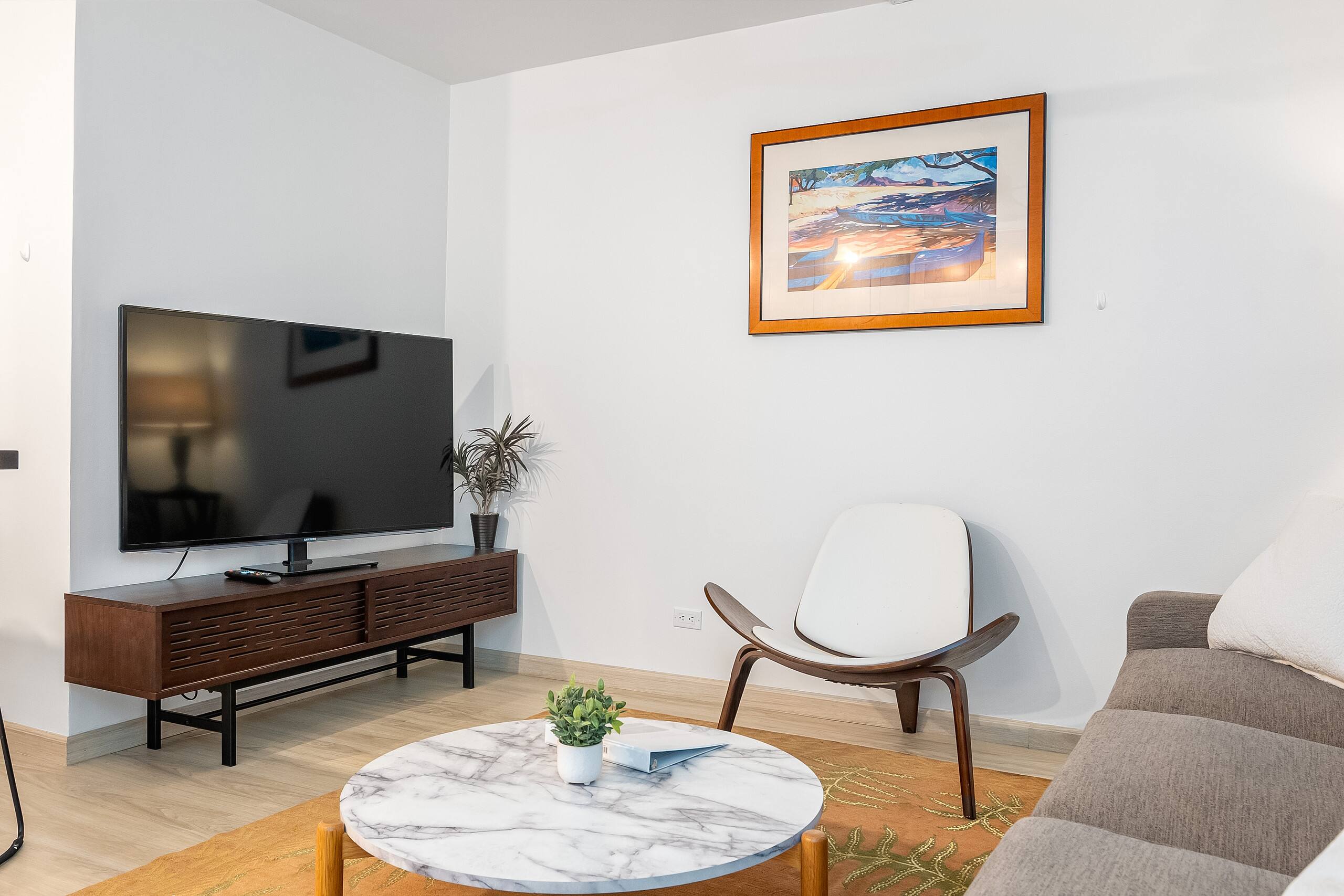 Condo in Honolulu · ★4.65 · 2 bedrooms · 4 beds · 2 shared baths - Image 66