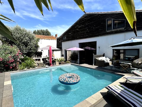 Atypical villa with pool