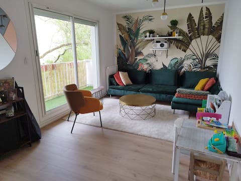Top performing Airbnb: Bright, cozy and quiet apartment. in Bourg L'évesque La Touche Moulin Du Comte