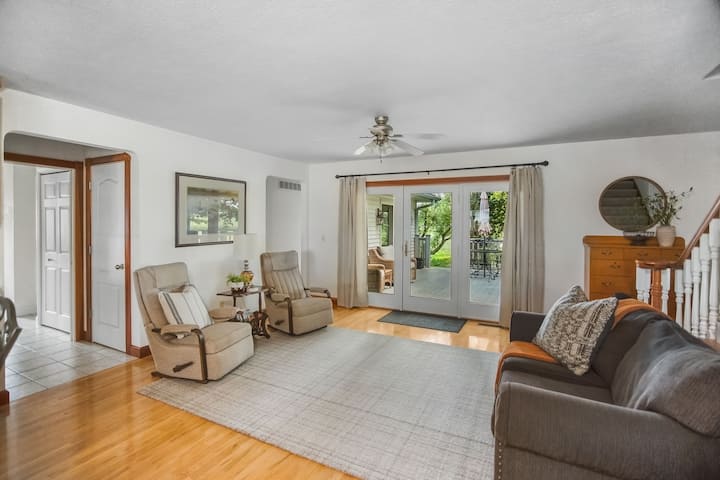 Serenity Farmhouse-2 Br - Middlebury, IN