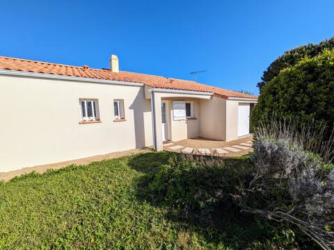 House 10 minutes from the sea