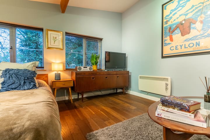Somerset Lodge, A Secret Hideaway - Saltford