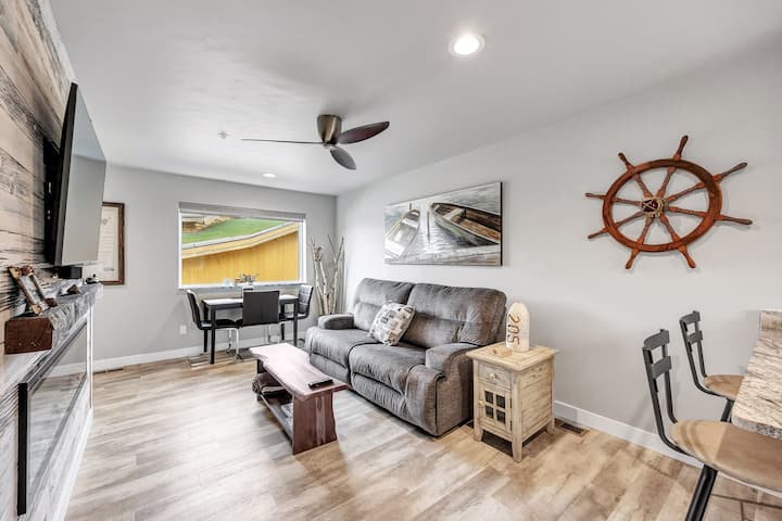Luxury Loft Retreat- Walkable Downtown Vibes! - Sister Bay, WI