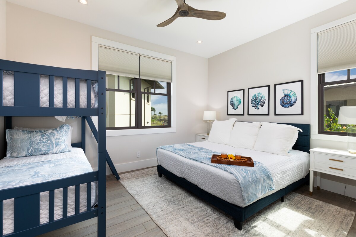 Спална соба 3 со брачен кревет (или одделена како два двокреветни XL), приватна бања и двокреветна соба над двокреветни кревети