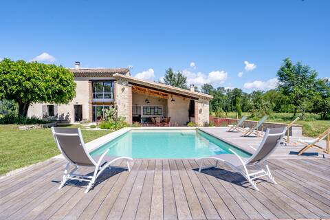 Sublime renovated Provencal farmhouse with open views