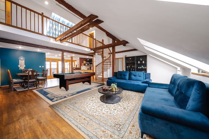 5BD Duplex with Billiard &Cinema central