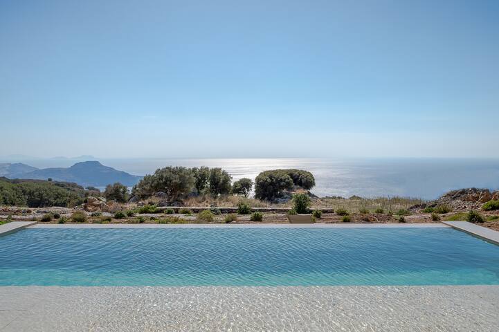 Kaleidoskopio villa,views, pool,South Crete gallery image 4