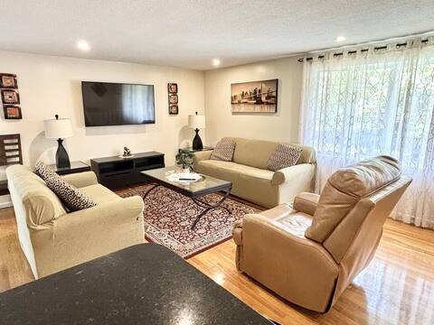Perfect Stoneham Getaway Just Minutes to Boston!