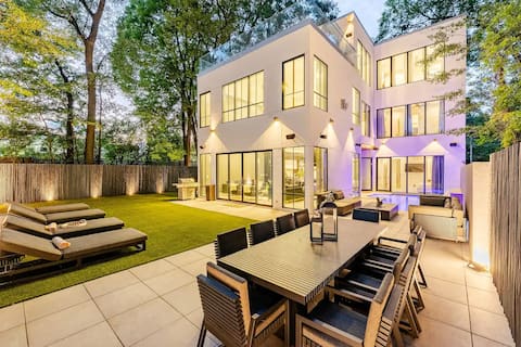 World Cup VIP Oasis: Heated Pool + Cinema + Gated