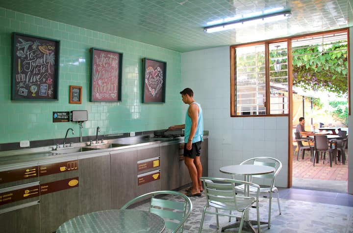 Spacious Deluxe Double Room With Bathroom & A/c - Santa Marta
