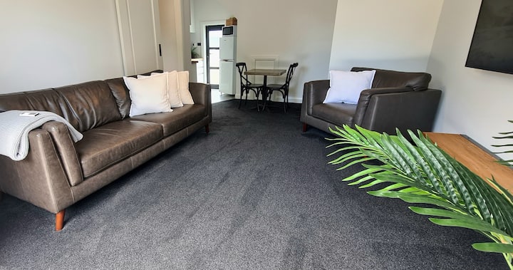 Apartment 1 - Haddin Court - Executive One Bedroom - Blenheim