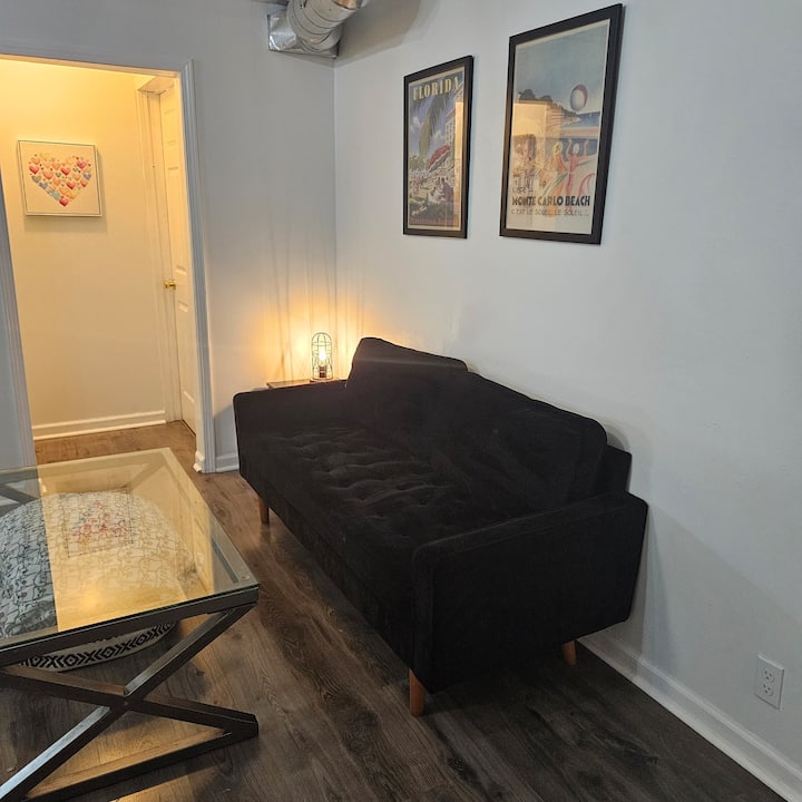 Lovely 2 Bedroom Apartment Minutes From The Lake - Benton Harbor