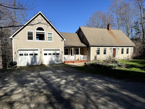Beautiful 5-Bedroom Country Home with Home Theater