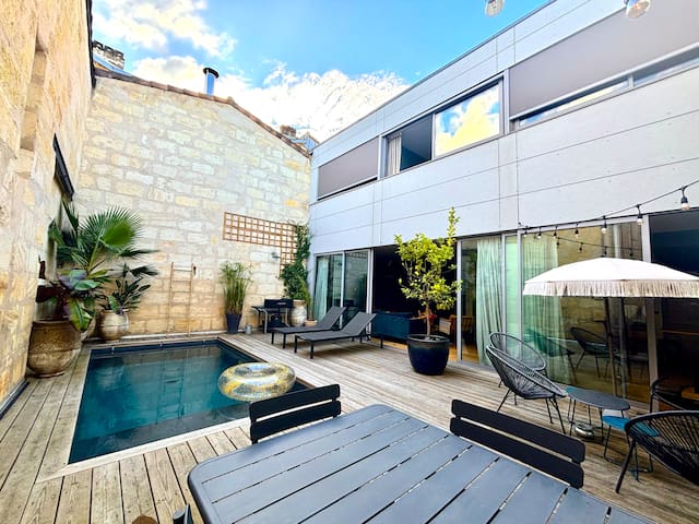 Maison d’architecte avec piscine et garage