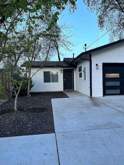 💤Peaceful & Private 2 Room Suite w/ Pvt. Entrance
